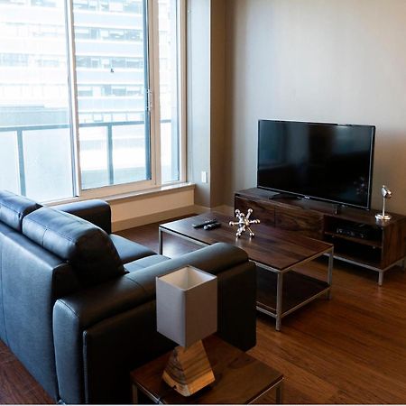 Mayfair Luxe Suites Premium By Corporate Stays 에드먼턴 외부 사진