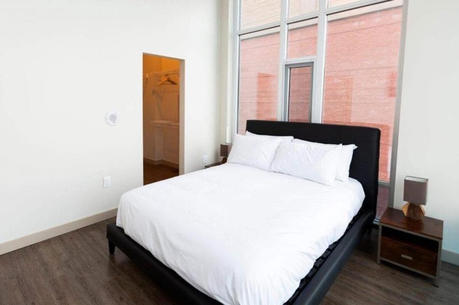 Mayfair Luxe Suites Premium By Corporate Stays 에드먼턴 외부 사진